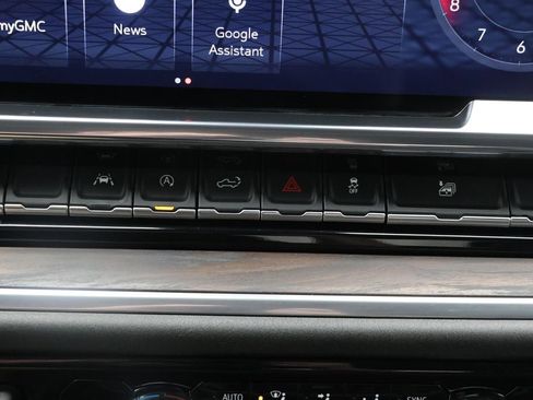 Used 2025 GMC Sierra 1500 SLT image 26