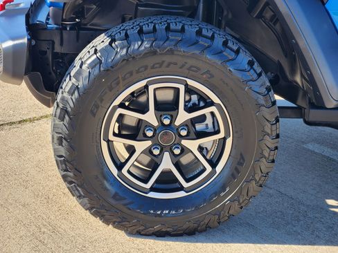 Used 2025 Jeep Wrangler Unlimited Rubicon image 11