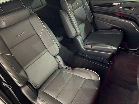Used 2023 Cadillac Escalade Sport w/ LPO, ONYX Package AWD/4WD image 40