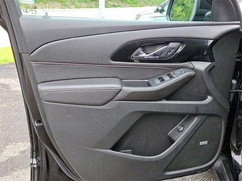 Used 2022 Chevrolet Traverse RS w/ LPO, Floor Liner Package AWD/4WD image 12