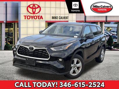 Certified 2025 Toyota Highlander LE
