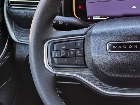 Used 2024 Jeep Wagoneer Series II w/ Flexible Seating Group image 21