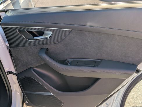 Used 2022 Audi RS Q8 image 36