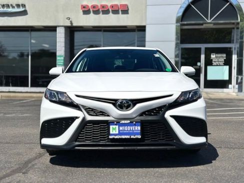 Used 2024 Toyota Camry SE FWD image 7