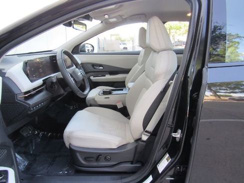 Used 2024 Nissan Ariya FWD image 14