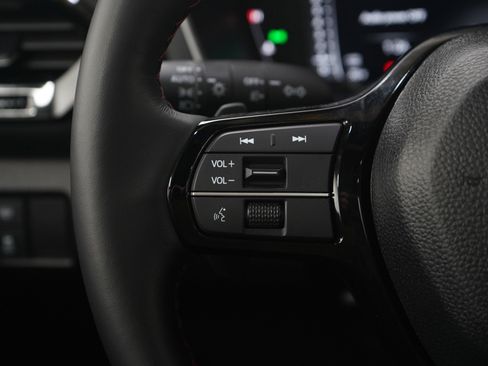 Used 2025 Honda Pilot Black Edition image 26