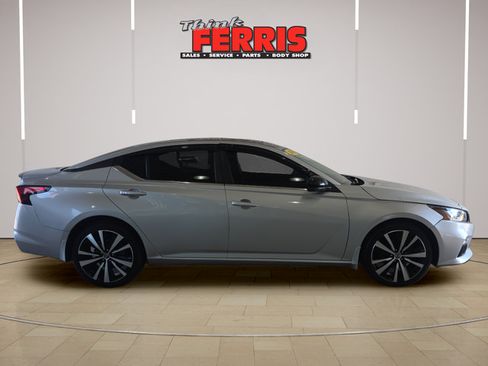 Used 2019 Nissan Altima 2.5 SR w/ SR Premium Package AWD/4WD image 6