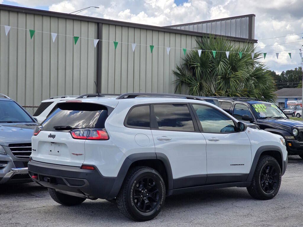 Used 2019 Jeep Cherokee Trailhawk w/ Comfort/Convenience Group AWD/4WD image 9