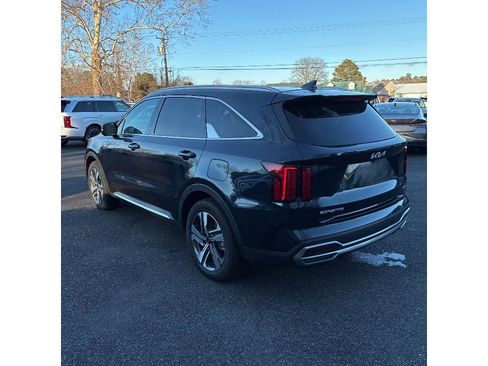 Used 2023 Kia Sorento SX Prestige image 2