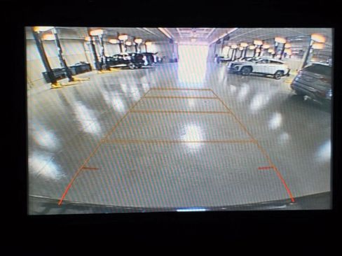 Used 2018 Chevrolet Traverse LT FWD image 27