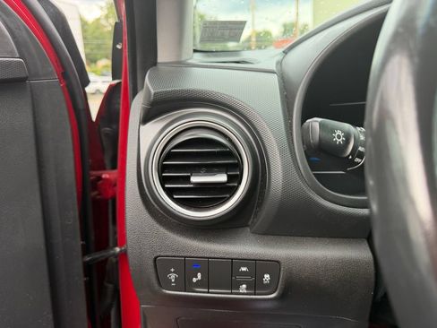Used 2021 Hyundai Kona SEL FWD image 14