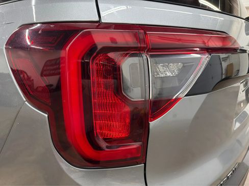 Used 2023 GMC Acadia SLE w/ Driver Convenience Package FWD image 43