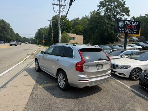 Used 2016 Volvo XC90 T6 Momentum w/ Momentum Plus Package AWD/4WD image 4