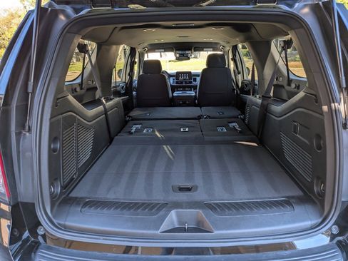 Used 2023 Chevrolet Suburban LS image 32