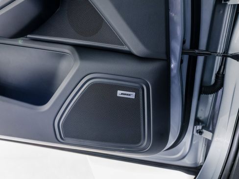 Certified 2025 Porsche Macan image 22