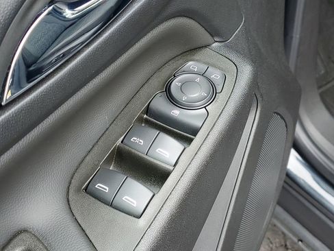 Used 2023 Chevrolet Equinox LT image 22