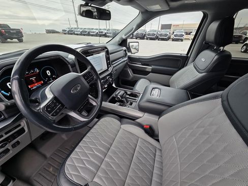 Used 2021 Ford F150 Limited image 9