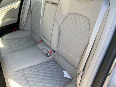 Used 2023 Genesis G70 3.3T w/ Sport Prestige Package image 13