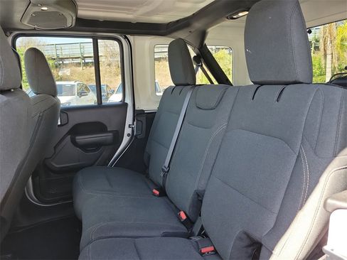 Used 2024 Jeep Wrangler Sport S image 10