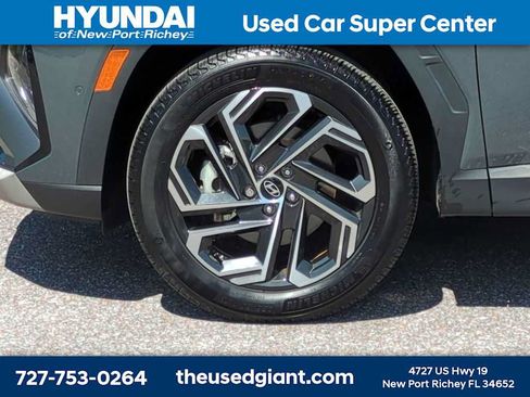 Used 2025 Hyundai Tucson Limited AWD/4WD image 10