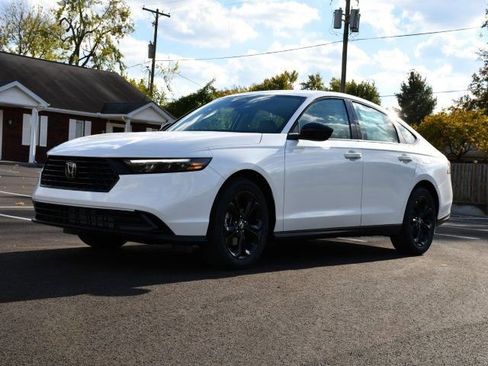 New 2025 Honda Accord SE image 3