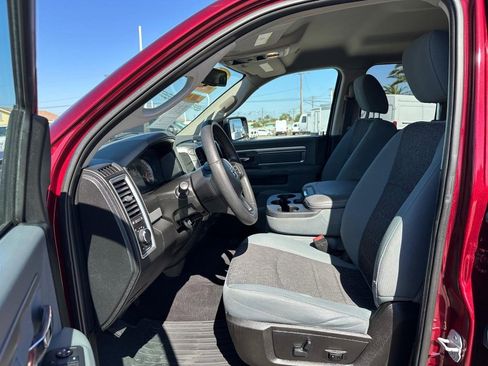 Used 2019 RAM 1500 Classic SLT image 17