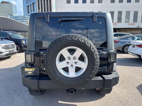 Used 2017 Jeep Wrangler Unlimited Sport w/ Quick Order Package 24S AWD/4WD image 6