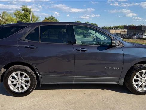 Used 2019 Chevrolet Equinox LS w/ LS Convenience Package AWD/4WD image 6
