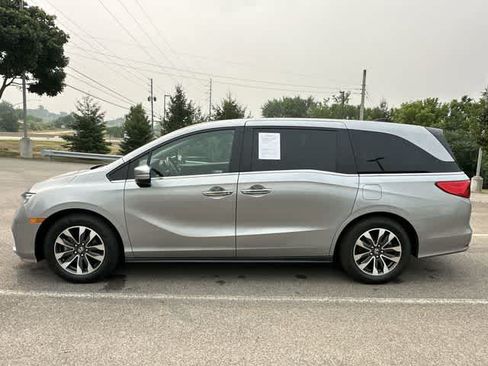 Used 2024 Honda Odyssey EX-L image 2