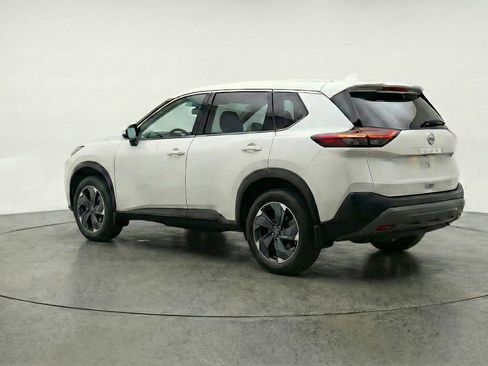 Used 2025 Nissan Rogue SV AWD/4WD image 6