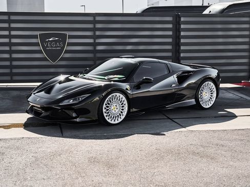Used 2022 Ferrari F8 Tributo RWD image 6