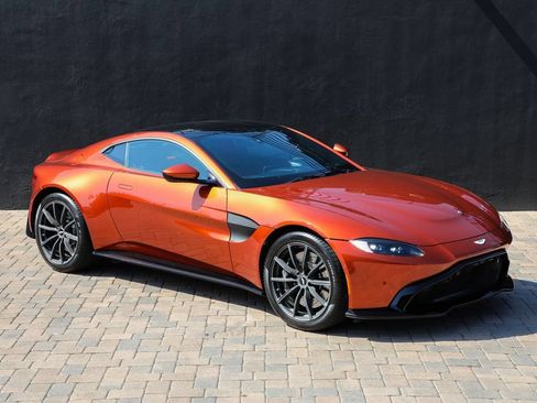 Used 2020 Aston Martin V8 Vantage Coupe RWD image 1