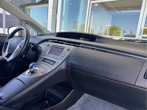 Used 2015 Toyota Prius Four FWD image 21