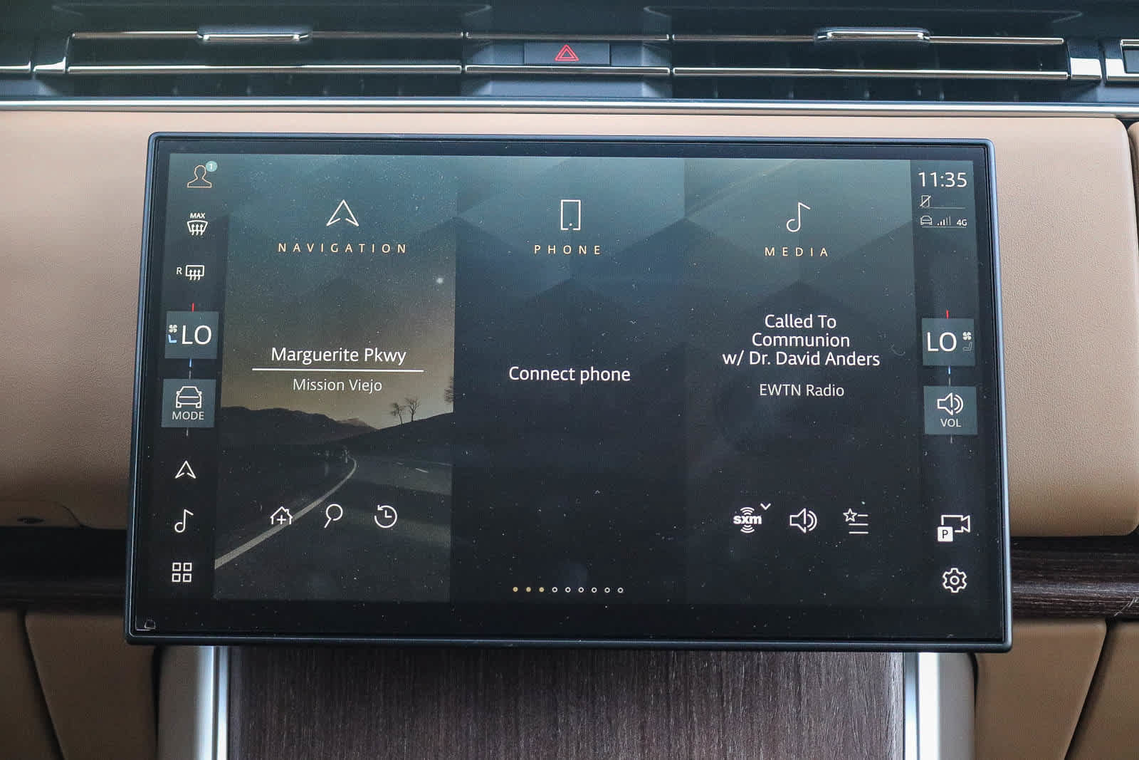 Certified 2026 Land Rover Range Rover SE AWD/4WD image 13