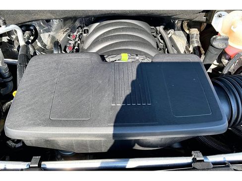 Used 2024 Chevrolet Silverado 1500 LT Trail Boss w/ LT Trail Boss Premium Package AWD/4WD image 32