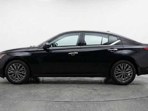 Used 2025 Nissan Altima 2.5 SV FWD image 5