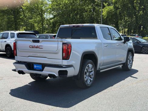 Used 2022 GMC Sierra 1500 Denali w/ Technology Package AWD/4WD image 2