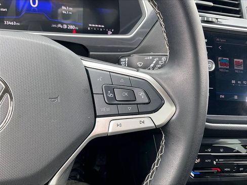 Used 2024 Volkswagen Tiguan SE image 22