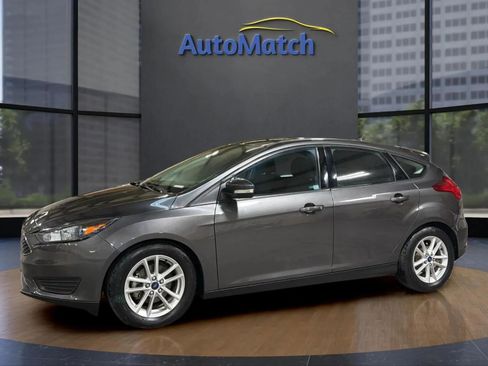 Used 2016 Ford Focus SE w/ SE Cold Weather Package image 6