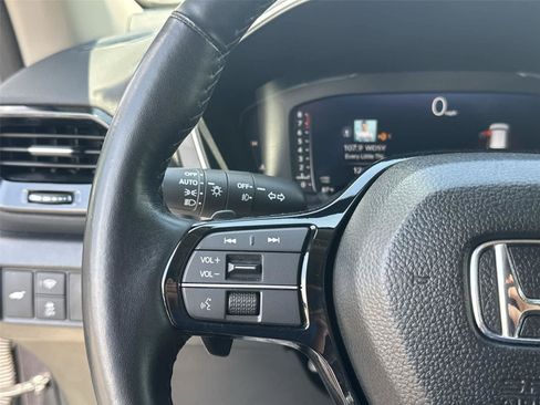 Used 2024 Honda Pilot Elite image 19