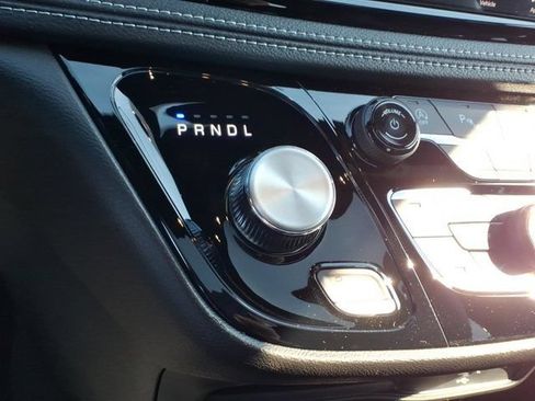 New 2027 Chrysler Pacifica Select AWD/4WD image 10