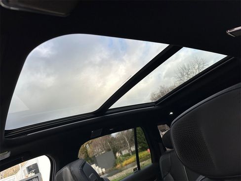 New 2026 Cadillac Vistiq Sport image 24