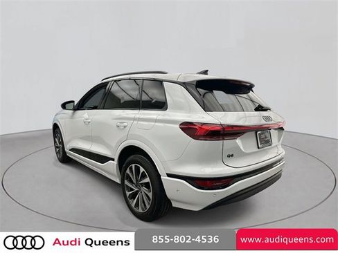 Used 2025 Audi Q6 e-tron Premium Plus image 2
