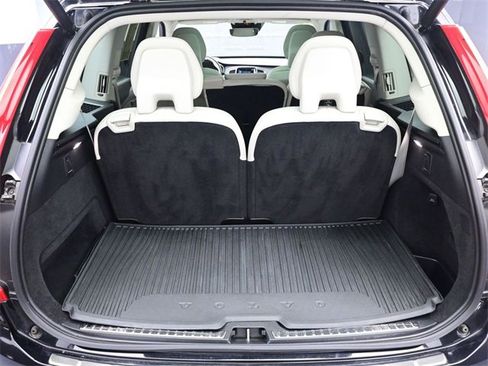 Used 2021 Volvo XC90 T5 Momentum w/ Climate Package image 24