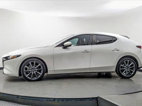 Used 2019 MAZDA MAZDA3 AWD Hatchback w/ Preferred Pkg image 3