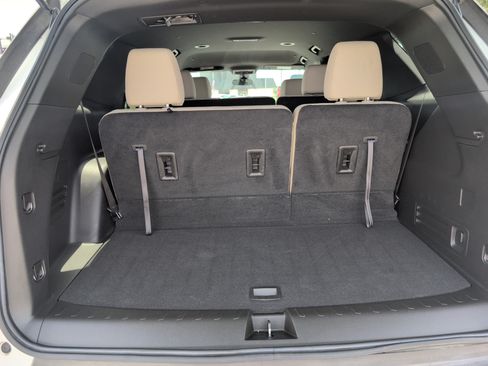 Used 2023 Chevrolet Traverse LS w/ Midnight/Sport Edition FWD image 5