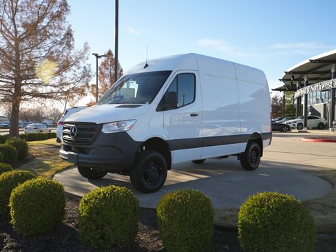New 2026 Mercedes-Benz Sprinter 2500 image 3