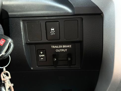 Used 2018 Toyota Tundra SR5 AWD/4WD image 44