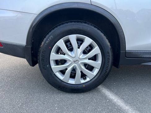 Used 2018 Nissan Rogue S FWD image 27