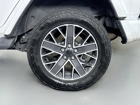 Used 2024 Jeep Wrangler High Altitude AWD/4WD image 9
